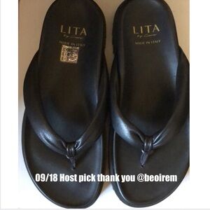 Lita by Ciara Lug flip flops size 40 New with box